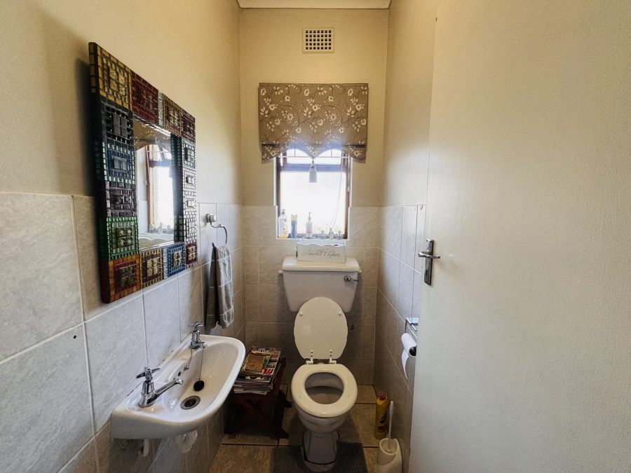 To Let 4 Bedroom Property for Rent in Goedehoop Western Cape